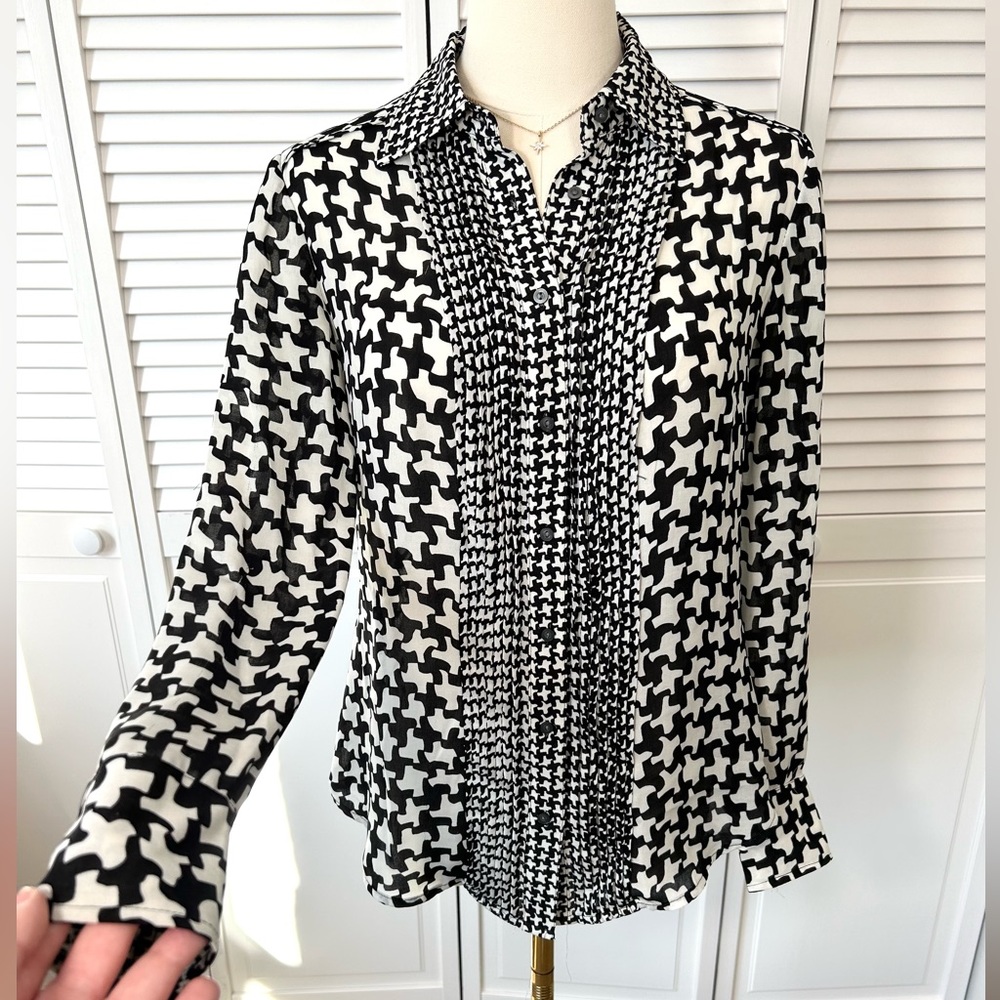 SOLD💗 Charter Club Black and White Houndstooth Long Sleeve Button Down Blouse